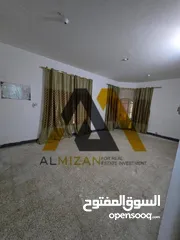  5 منزل تجاري في حي عمان للايجار المساحة 300 م ركن على شارعين