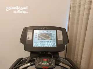  2 Treadmill Life Fitness 95T 3000 AED