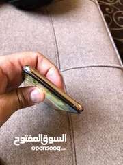  4 XS MAX 256 جيجا بحالة الوكالة