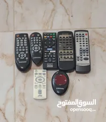 14 ريموتات متنوعة أصلي لشاشات والمسجلات صوتيات وموجود غطي سماعات كينود بيضوي كينود بيونير سوني JVC