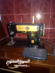  1 ماكينة خياطة فخمة بحالة ممتازة نوع سنجر