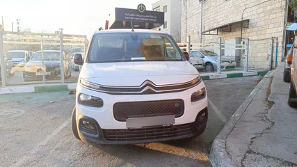  1 ستروين اي برلنجو (كهربائيه بالكامل) موديل 2023