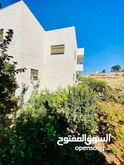  3 فيلا للبيع في صافوط طابقين وتسوية  الأرض 750m / مسطح البناء 600m / بناء حديث 4وجهات حجر يمكن تقسيط
