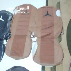  2 شاحنات مرسيدس