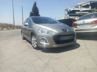  1 بيجو 2012 بحالة ممتازة عداد قليل جدا اصلي