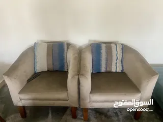  2 أثاث مستعمل كامل للبيع استخدام اقل من سنة البيع بداعي السفر