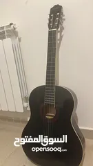  1 Guitar used like new  Delivery near me