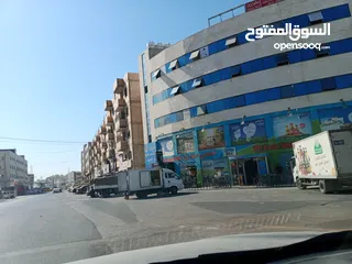  3 مكاتب للايجار وسط سوق البنيات