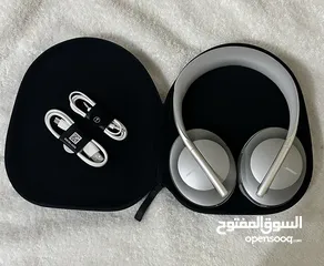  1 Bose 700 headphones noice cancellation used like new