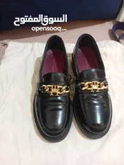  1 حذاء اصلي  من ماركة Tommy Hilfiger مقاس 38 سعره الحقيقي 200$
