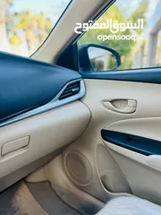  20 تويوتا يارس 2019   ماتور 1500cc بسعر 11500 دينار  الشكل الجديد فحص كامل 7 جيد بدون ملاحظات او قصعات