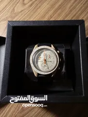  1 ساعة سواتش بالتعاون مع اوميغا بالصلاة على النبي
