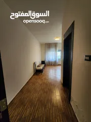 19 شقة فارغة للبيع في حي الصحابة - ref : 14577