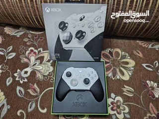  1 Xbox elite series 2 core