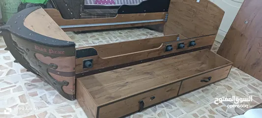  7 تخت مفرد.  كورنر