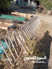  8 دربزين نوعين في نوع الحبه   وفي نوع الحبه   حديد ثقيل ونظيف