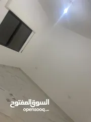  20 بيت للبيع يحوي على شقتين كل شقه لها سطحها الخاص بقوشان منفصل