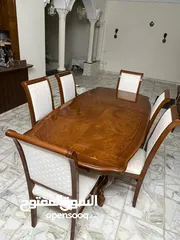  1 طاولة سفرة خشب فخمة، 8 كراسي بحالة ممتازة