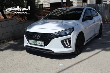  1 هيونداي أيونيك هايبرد 2018 – IONIQ HYBRID Black Edition