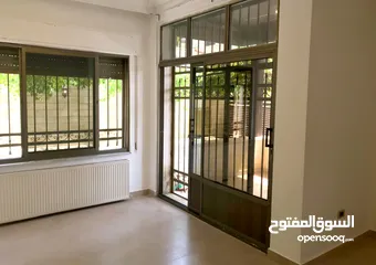  5 دابوق شقة ارضية طابقية مع حديقه 4 نوم للإيجار الفارغ