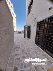  1 خلدا 160م داخلي و120م خارجي ومدخل خاص وكراج خاص بسعر مغري