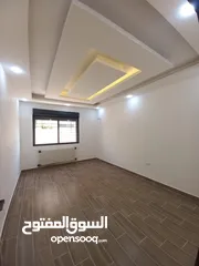  17 شقة للبيع طابق التسوية مساحة 203م وخارجي 80م في ابو نصير