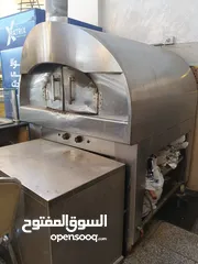  17 عدة مطعم متنوعة بحالة ممتازة للبيع المستعجل