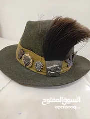  8 قبعة للصيد أصلي كلاسيك مصنوعة من الصوف الاصلي صناعية بريطانيا مع شارة الصيد الأصلية