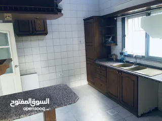  5 شقه للايجار ضاحية الامير راشد
