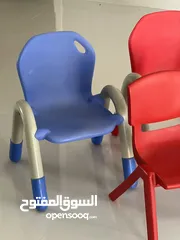  3 كراسي الأطفال ملونه الشكل