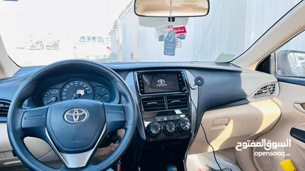  2 Toyota Yaris y+ 2022 White