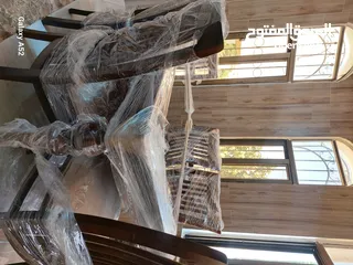 1 طاولة سفرة فاخرة للبيع بسعر مغري