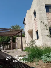  1 فيلا تشطيب جديد للايجار