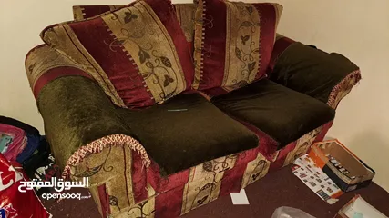  1 sofa seats