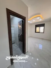  2 شقة ارضية للبيع بالزرقاء الجديدة خلف فندق جوابرة مباشره كاش او اقساط