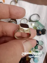  1 مجموعه نادرة قديمة من الخواتم مرصعه بأحجار قديمة للبيع للجادين فقط