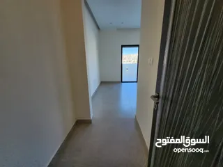  16 روف فاخر للبيع في عبدون ref : 14387