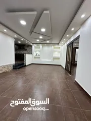  18 شقه تستحق المشاهده فارغه للايجار ضاحيه الرشيد مكونه من 4غرف نوم - مطبخين- مدخل خاص  سوبر ديلوكس