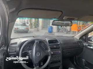  8 اوبل استرا
