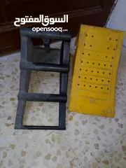  2 دعمات وعاكسه وفلاشر طورائ  اصلي الماني للآليات الثقيله شاخنات وحافلات 50دينار الكل