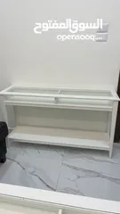 1 طاولة تلفزيون من ايكيا