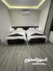  11 شقة للإيجار خلف فندق الرويال جبل عمان
