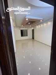  14 شقه بمدخل مستقل فاخره ومميزه  طابق ارضي مجمع عمان جديد