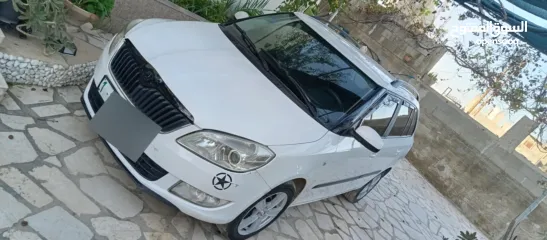  4 سكودا فابيا 2012