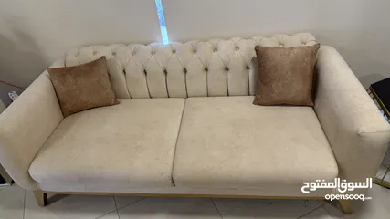  1 طقم كنب مع طاولات فاخر جداً 7 مقاعد