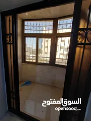  12 شقة مستعمله للبيع اربد الحي الشرقي