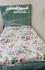  1 سرير 120cm استعمال خفيف جدا بأكياسه bed 120cm + مرتبة طبية