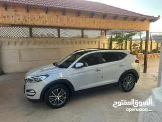  14 هونداي توسان وارد الشركة الردنيه فل كامل بنوراما مالك واحد من الوكالة