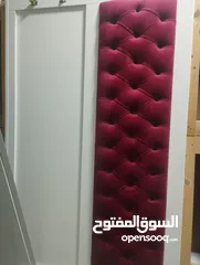  4 غرفة نوم ابيض جديدة تفصيل مش مركبة ستة دفات تنجيد خمري مع صندوق
