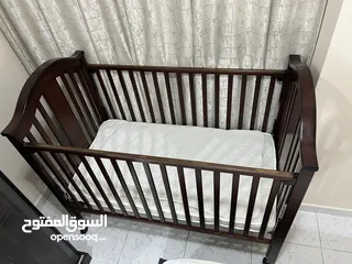  4 joiniors baby bed سرير اطفال من جنيور
